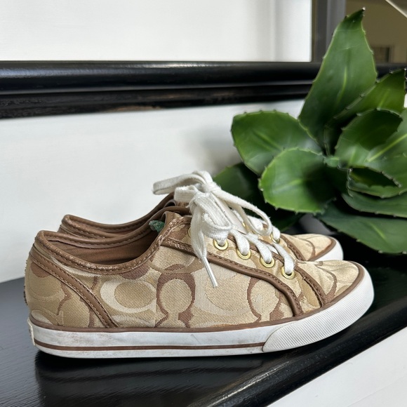 Coach Monogram Canvas Sneakers Women’s Size 5 Brown Signature Logo collectors - Picture 1 of 8